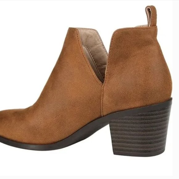 JOURNEE COLLECTION Women's Deep V Lola Block Heel Slip On Booties- Brown- Size 8 - Picture 5 of 6